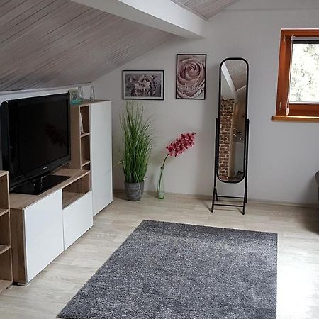 Kleine Gemuetliche Mansardenwohnung Im Suedosten Muenchens Assling Kültér fotó