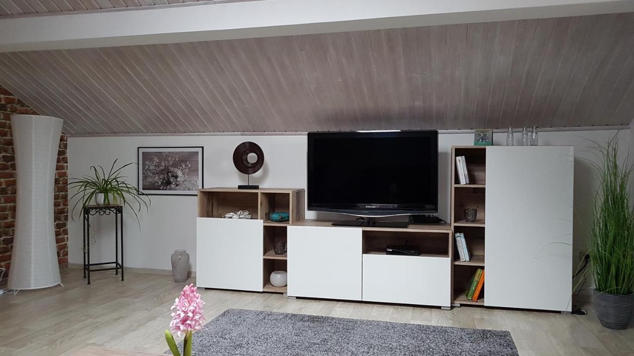 Kleine Gemuetliche Mansardenwohnung Im Suedosten Muenchens Assling Kültér fotó